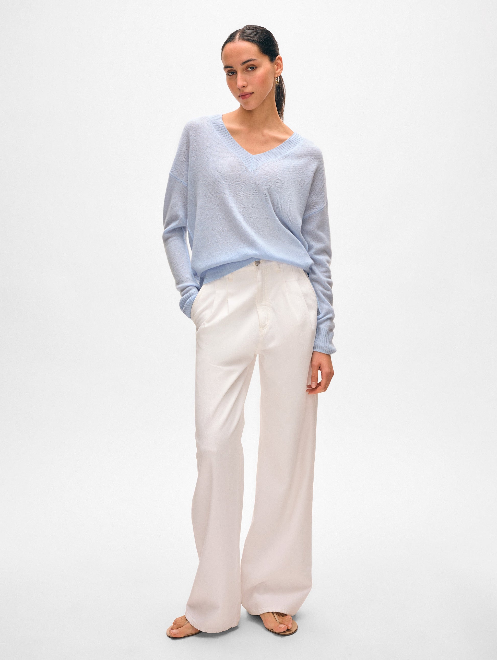 Cashmere Featherweight V Neck